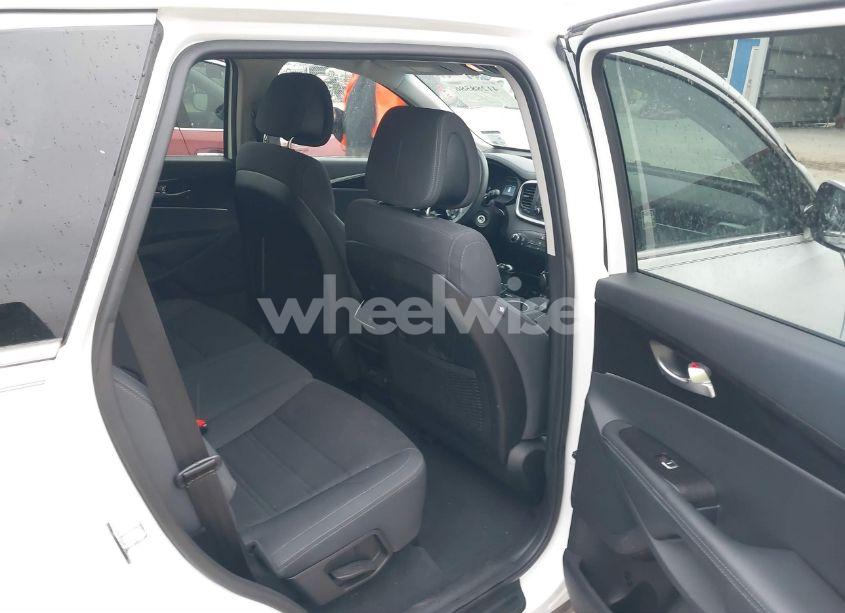 Photo 8 of 2016 Kia Sorento 2.4L LX (VIN 5XYPG4A35GG047877)