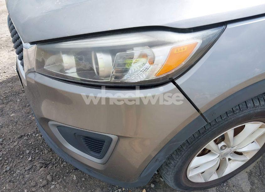 Photo 18 of 2016 Kia Sorento 2.4L LX (VIN 5XYPG4A35GG053324)