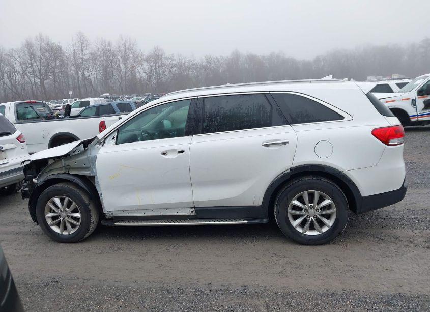 Photo 14 of 2016 Kia Sorento 2.4L LX (VIN 5XYPG4A35GG056367)