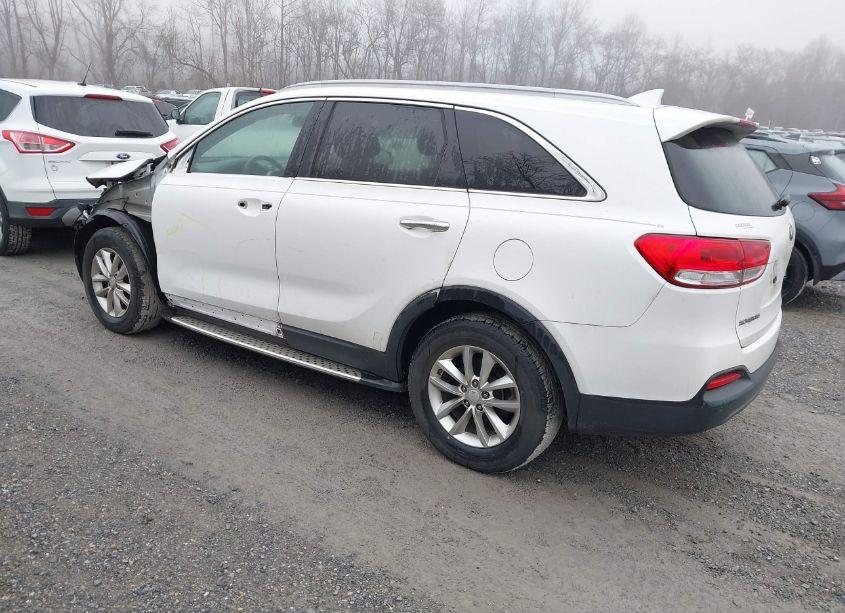 Photo 3 of 2016 Kia Sorento 2.4L LX (VIN 5XYPG4A35GG056367)