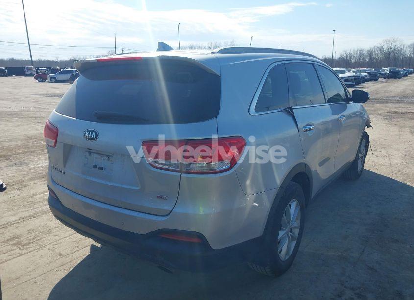 Photo 4 of 2016 Kia Sorento 2.4L LX (VIN 5XYPG4A35GG069748)