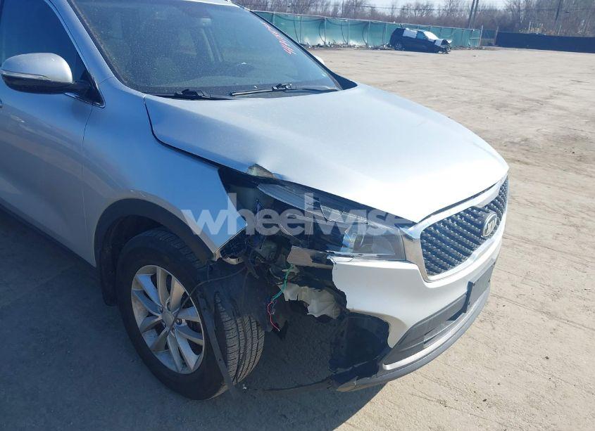 Photo 6 of 2016 Kia Sorento 2.4L LX (VIN 5XYPG4A35GG069748)