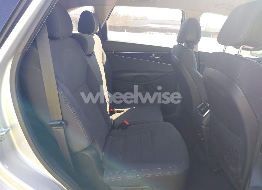 Photo 8 of 2016 Kia Sorento 2.4L LX (VIN 5XYPG4A35GG069748)