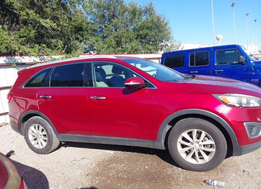 Photo 13 of 2016 Kia Sorento 2.4L LX (VIN 5XYPG4A35GG074013)