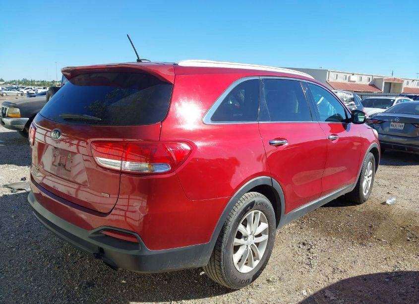 Photo 4 of 2016 Kia Sorento 2.4L LX (VIN 5XYPG4A35GG074013)