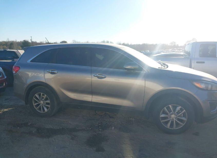Photo 14 of 2016 Kia Sorento 2.4L L (VIN 5XYPG4A35GG079759)