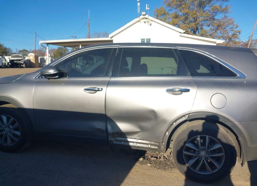 Photo 15 of 2016 Kia Sorento 2.4L L (VIN 5XYPG4A35GG079759)