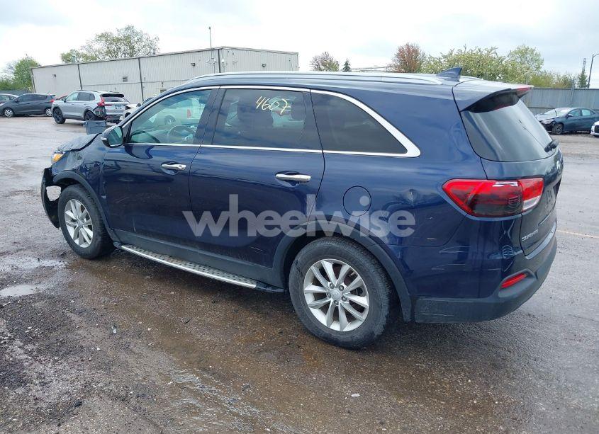 Photo 3 of 2016 Kia Sorento 2.4L LX (VIN 5XYPG4A35GG080801)