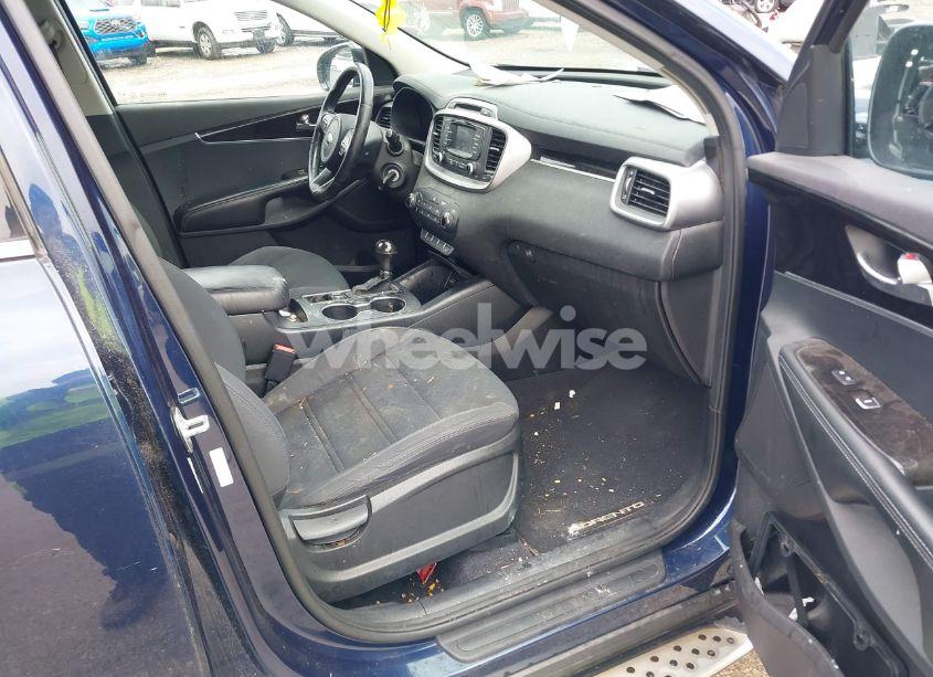 Photo 5 of 2016 Kia Sorento 2.4L LX (VIN 5XYPG4A35GG080801)