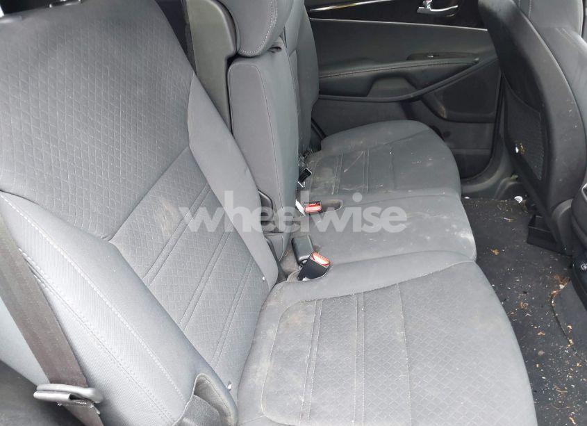 Photo 8 of 2016 Kia Sorento 2.4L LX (VIN 5XYPG4A35GG080801)