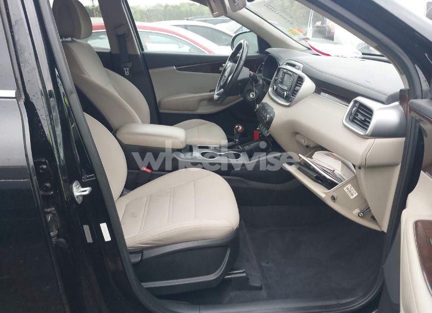 Photo 5 of 2016 Kia Sorento 2.4L LX (VIN 5XYPG4A35GG097646)