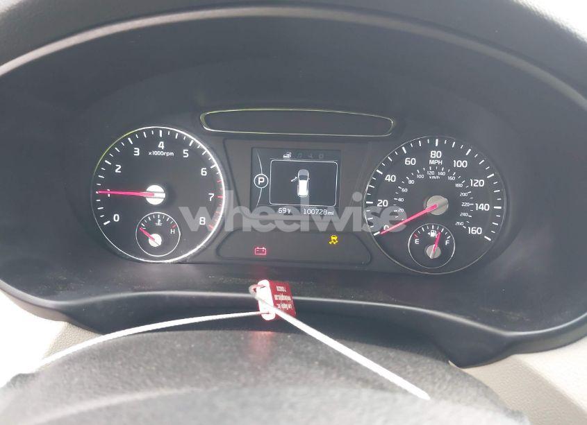 Photo 7 of 2016 Kia Sorento 2.4L LX (VIN 5XYPG4A35GG097646)