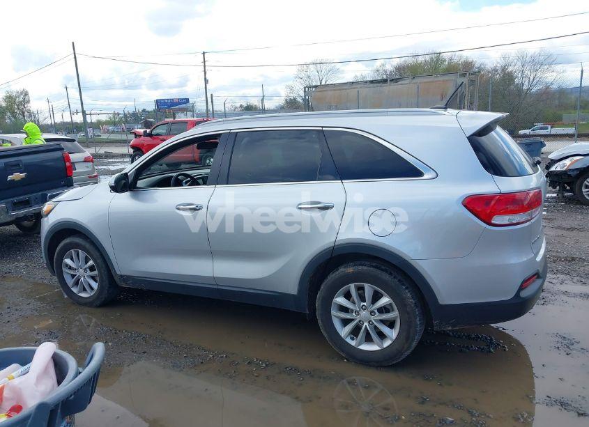 Photo 14 of 2016 Kia Sorento 2.4L LX (VIN 5XYPG4A35GG113912)