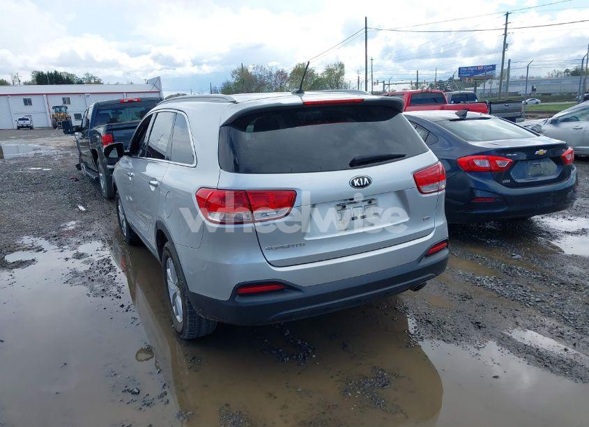 Photo 3 of 2016 Kia Sorento 2.4L LX (VIN 5XYPG4A35GG113912)