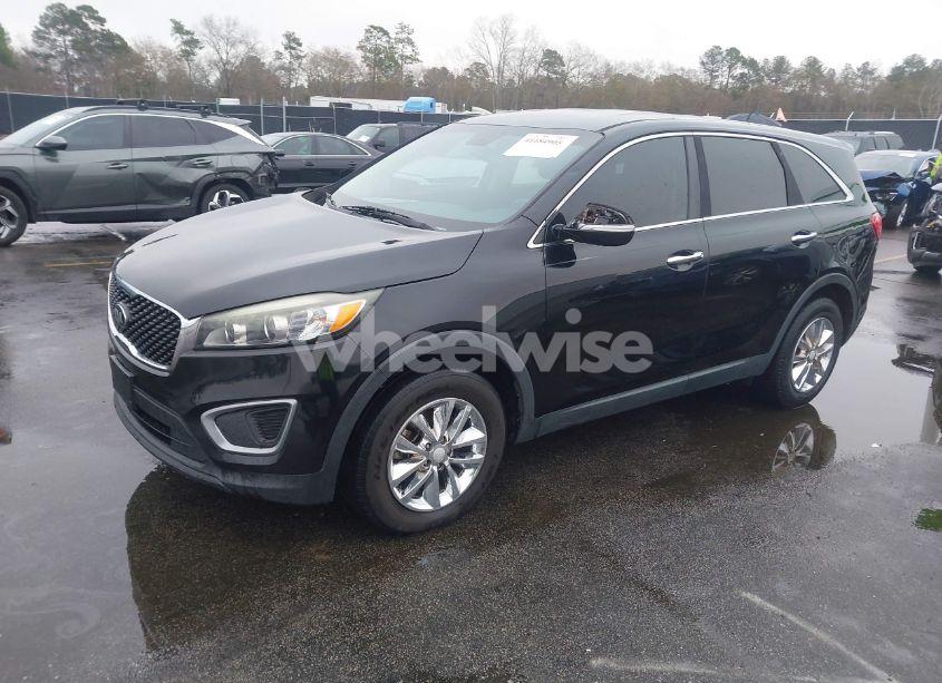 Photo 2 of 2016 Kia Sorento 2.4L L (VIN 5XYPG4A35GG124621)