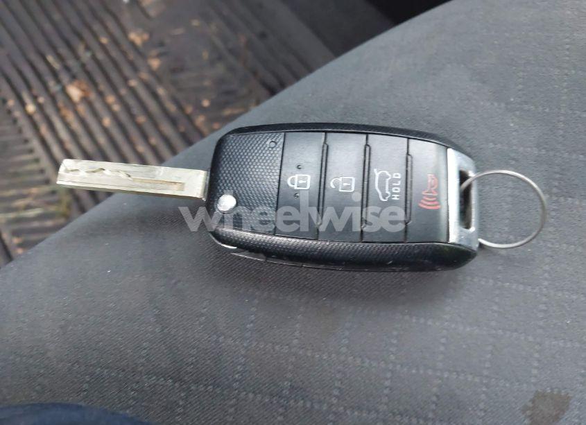 Photo 11 of 2016 Kia Sorento 2.4L LX (VIN 5XYPG4A35GG133500)