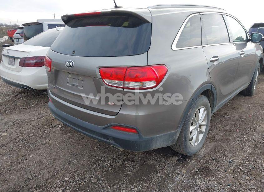 Photo 4 of 2016 Kia Sorento 2.4L LX (VIN 5XYPG4A35GG133500)