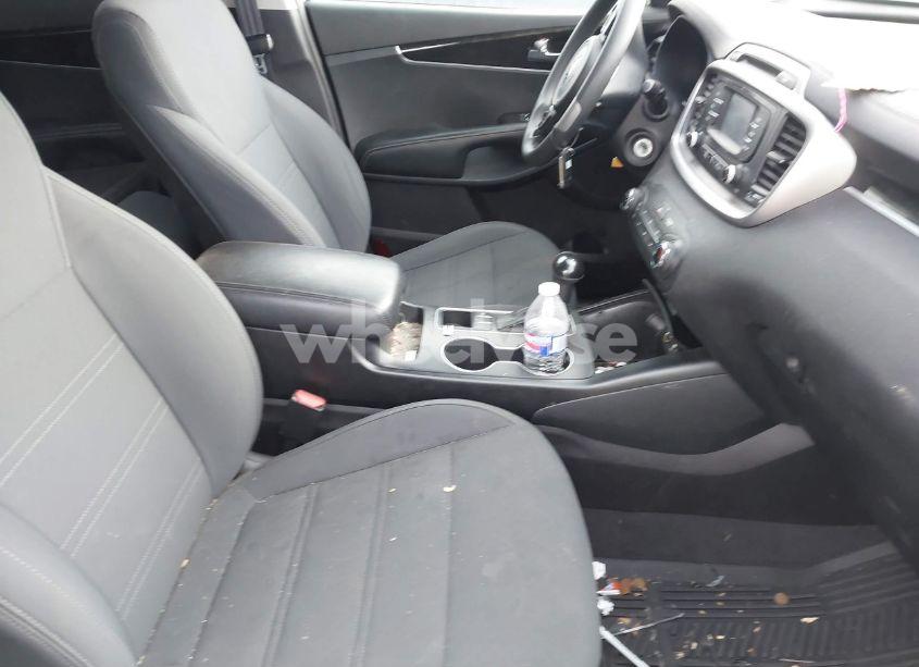 Photo 5 of 2016 Kia Sorento 2.4L LX (VIN 5XYPG4A35GG133500)