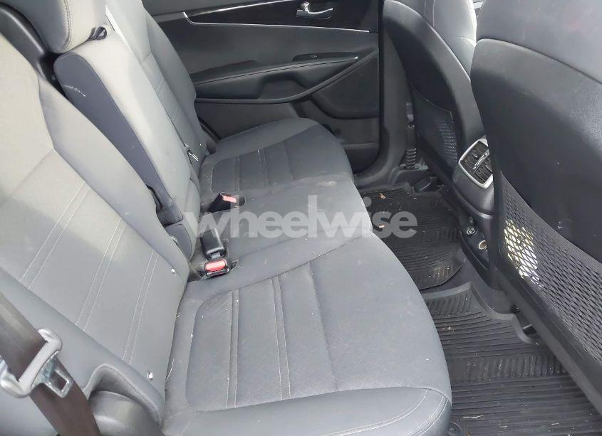 Photo 8 of 2016 Kia Sorento 2.4L LX (VIN 5XYPG4A35GG133500)