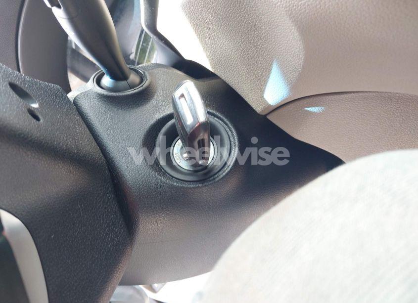 Photo 11 of 2017 Kia Sorento 2.4L LX (VIN 5XYPG4A35HG214790)