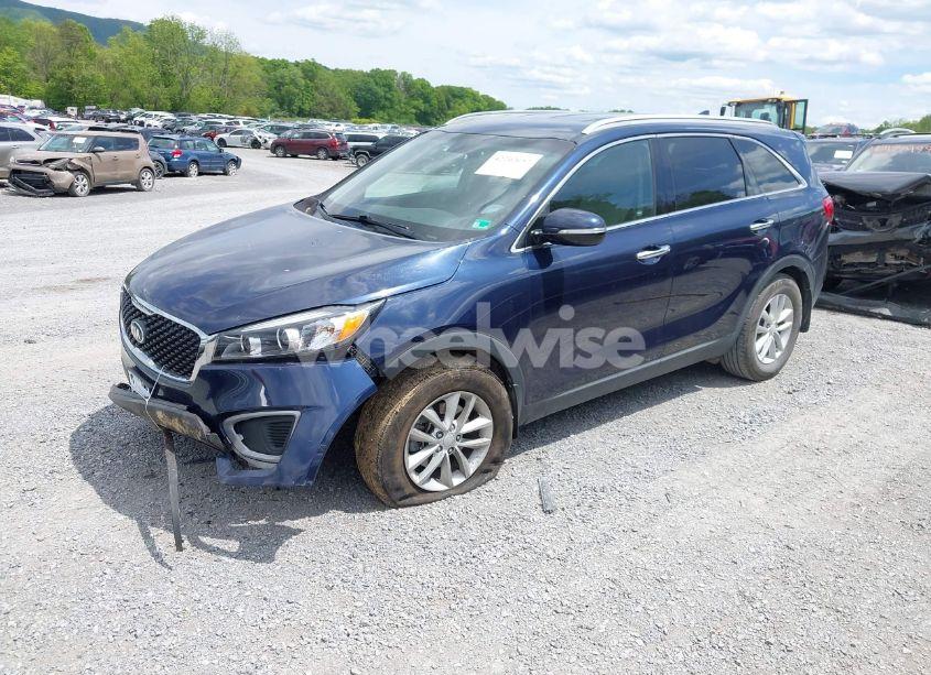 Photo 2 of 2017 Kia Sorento 2.4L LX (VIN 5XYPG4A35HG214790)