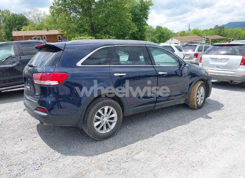Photo 4 of 2017 Kia Sorento 2.4L LX (VIN 5XYPG4A35HG214790)