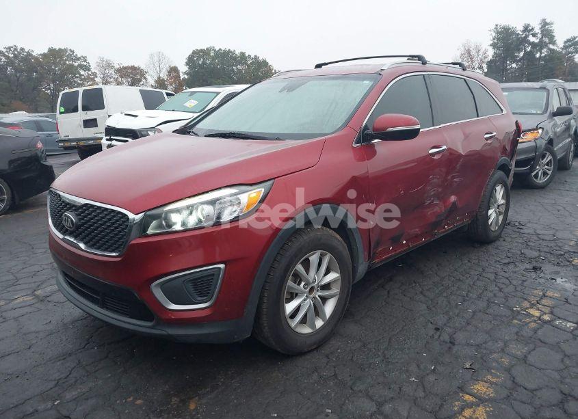 Photo 2 of 2017 Kia Sorento 2.4L LX (VIN 5XYPG4A35HG215342)