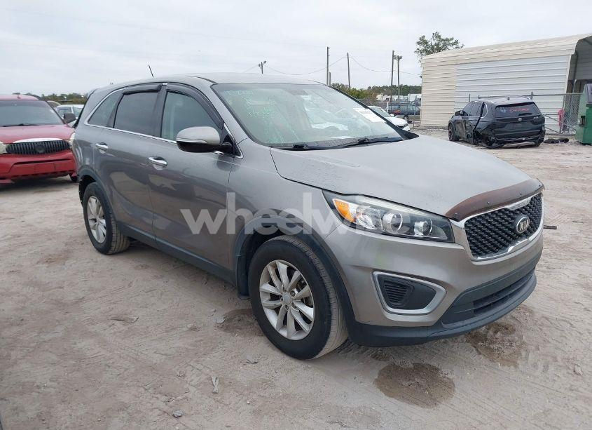 2017 Kia Sorento 2.4L L (VIN 5XYPG4A35HG260460) main photo