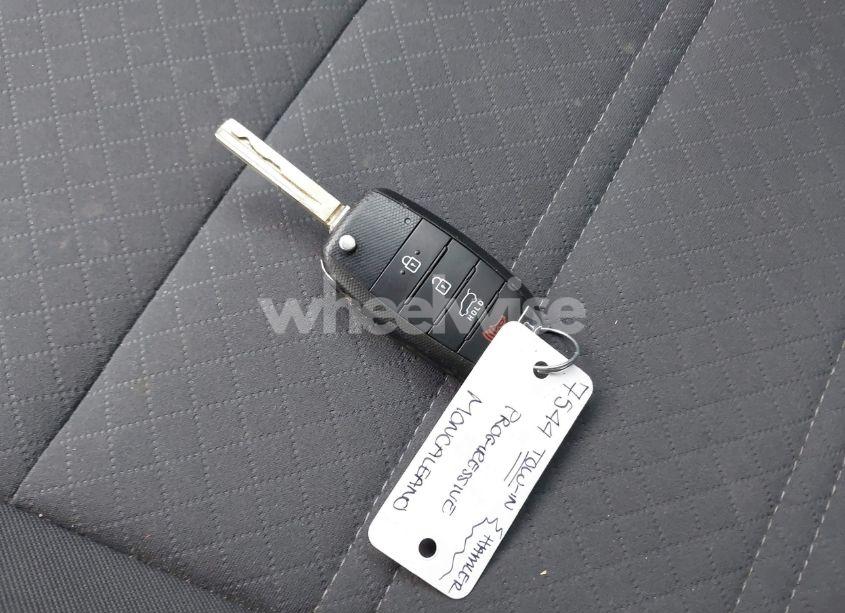 Photo 11 of 2017 Kia Sorento 2.4L L (VIN 5XYPG4A35HG260460)