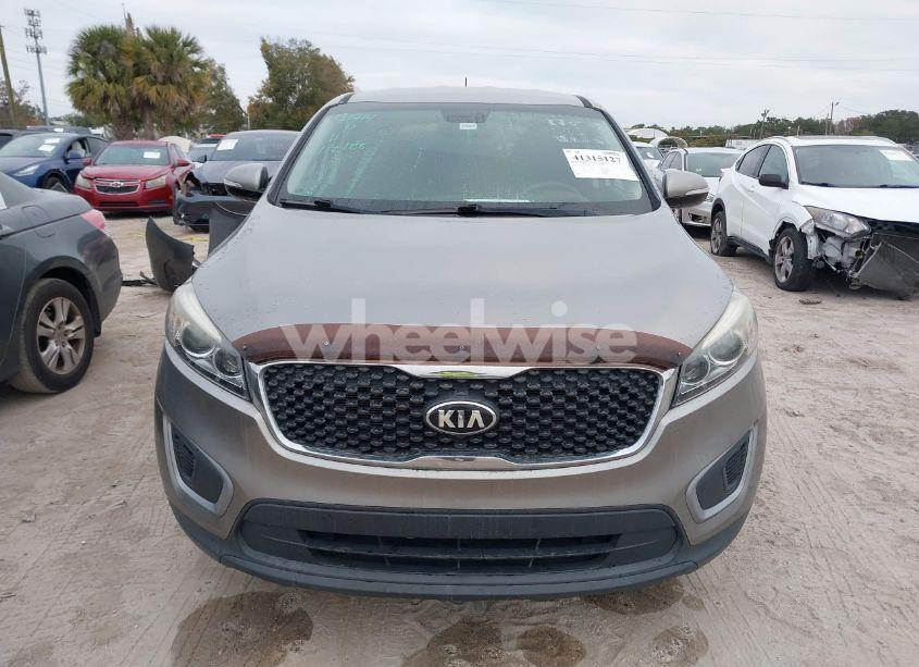 Photo 13 of 2017 Kia Sorento 2.4L L (VIN 5XYPG4A35HG260460)