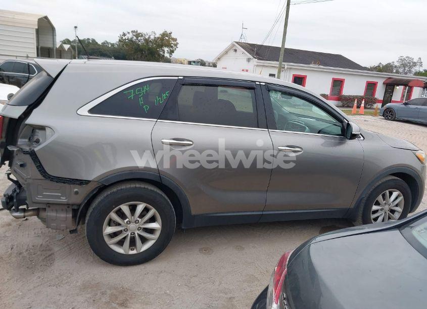 Photo 14 of 2017 Kia Sorento 2.4L L (VIN 5XYPG4A35HG260460)