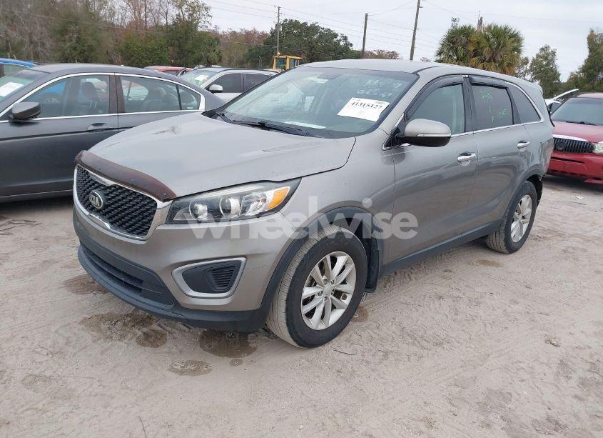 Photo 2 of 2017 Kia Sorento 2.4L L (VIN 5XYPG4A35HG260460)