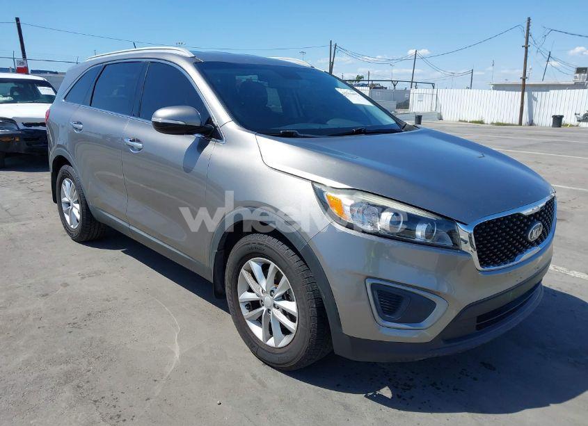 2017 Kia Sorento 2.4L LX (VIN 5XYPG4A35HG284788) main photo