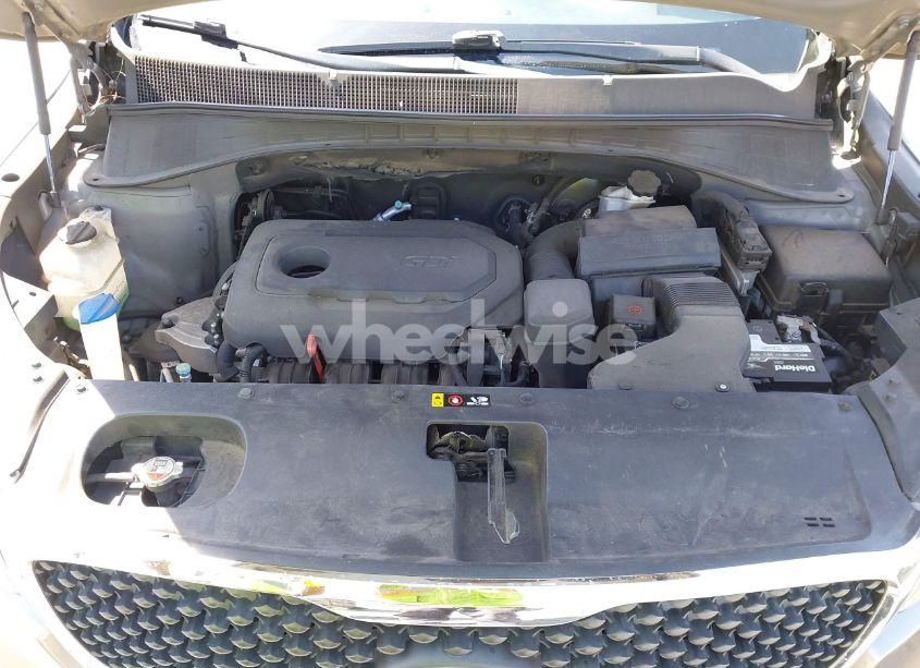 Photo 10 of 2017 Kia Sorento 2.4L LX (VIN 5XYPG4A35HG284788)