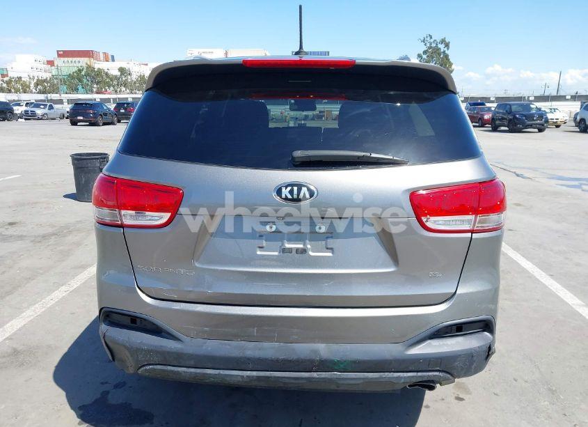 Photo 16 of 2017 Kia Sorento 2.4L LX (VIN 5XYPG4A35HG284788)