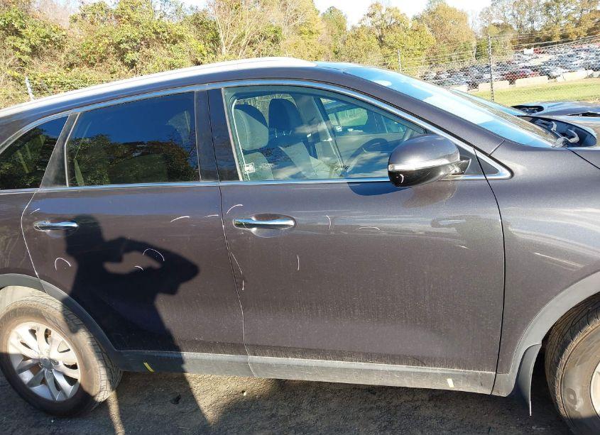 Photo 13 of 2017 Kia Sorento 2.4L LX (VIN 5XYPG4A35HG295287)