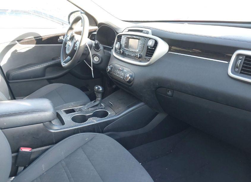 Photo 5 of 2017 Kia Sorento 2.4L LX (VIN 5XYPG4A35HG295287)