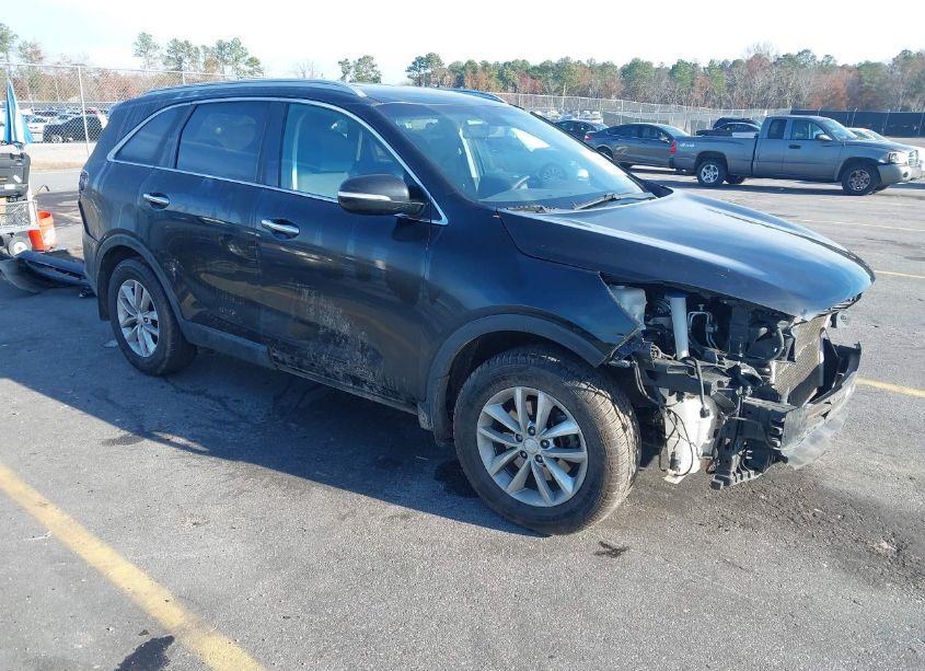2018 Kia Sorento 2.4L LX (VIN 5XYPG4A35JG368809) main photo