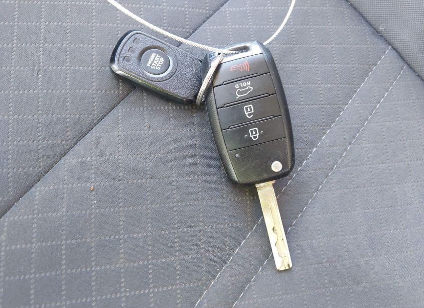 Photo 11 of 2018 Kia Sorento 2.4L LX (VIN 5XYPG4A35JG368809)