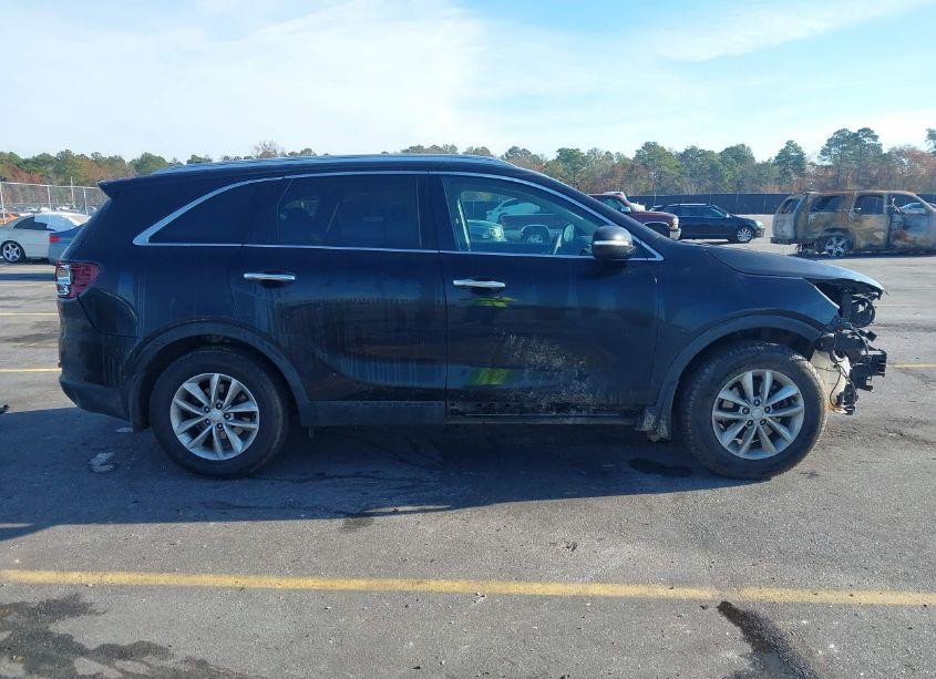 Photo 14 of 2018 Kia Sorento 2.4L LX (VIN 5XYPG4A35JG368809)
