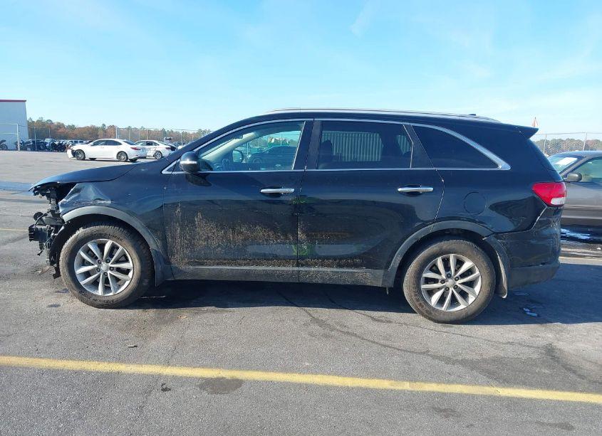 Photo 15 of 2018 Kia Sorento 2.4L LX (VIN 5XYPG4A35JG368809)