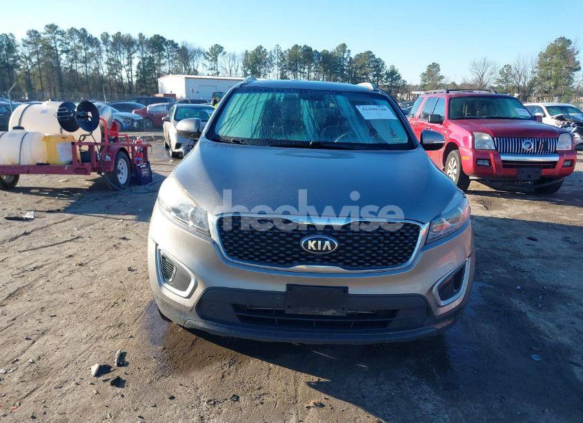 Photo 12 of 2018 Kia Sorento 2.4L LX (VIN 5XYPG4A35JG372391)