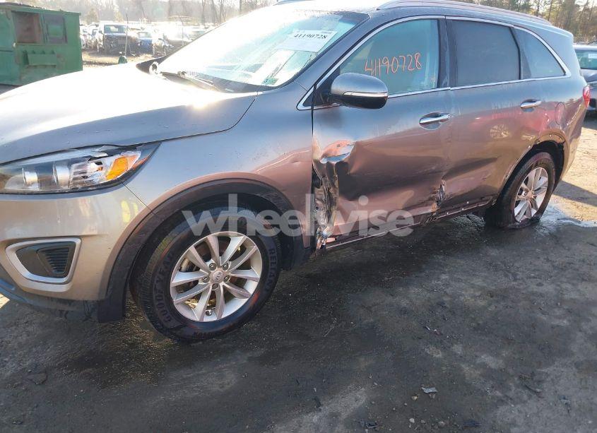 Photo 6 of 2018 Kia Sorento 2.4L LX (VIN 5XYPG4A35JG372391)