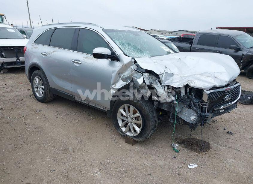 2018 Kia Sorento 2.4L LX (VIN 5XYPG4A35JG378093) main photo