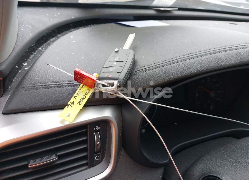 Photo 11 of 2018 Kia Sorento 2.4L LX (VIN 5XYPG4A35JG378093)