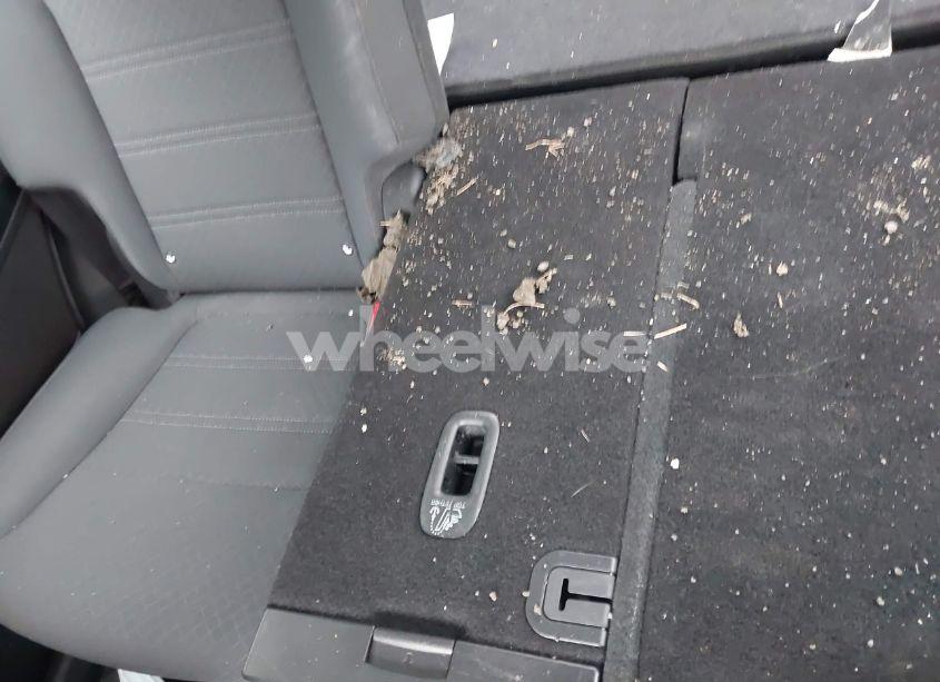 Photo 8 of 2018 Kia Sorento 2.4L LX (VIN 5XYPG4A35JG378093)