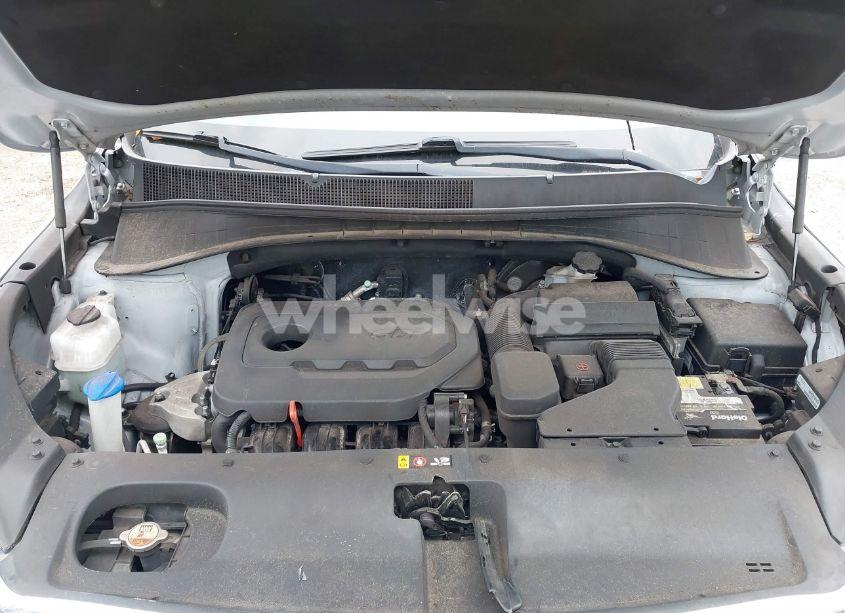 Photo 10 of 2018 Kia Sorento 2.4L L (VIN 5XYPG4A35JG432248)