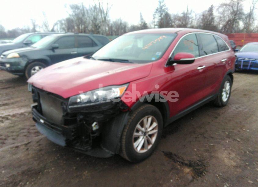 Photo 2 of 2019 Kia Sorento 2.4L LX (VIN 5XYPG4A35KG469091)