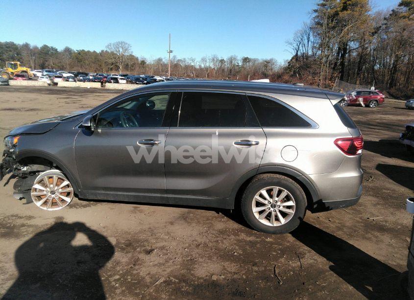 Photo 14 of 2019 Kia Sorento 2.4L LX (VIN 5XYPG4A35KG506401)