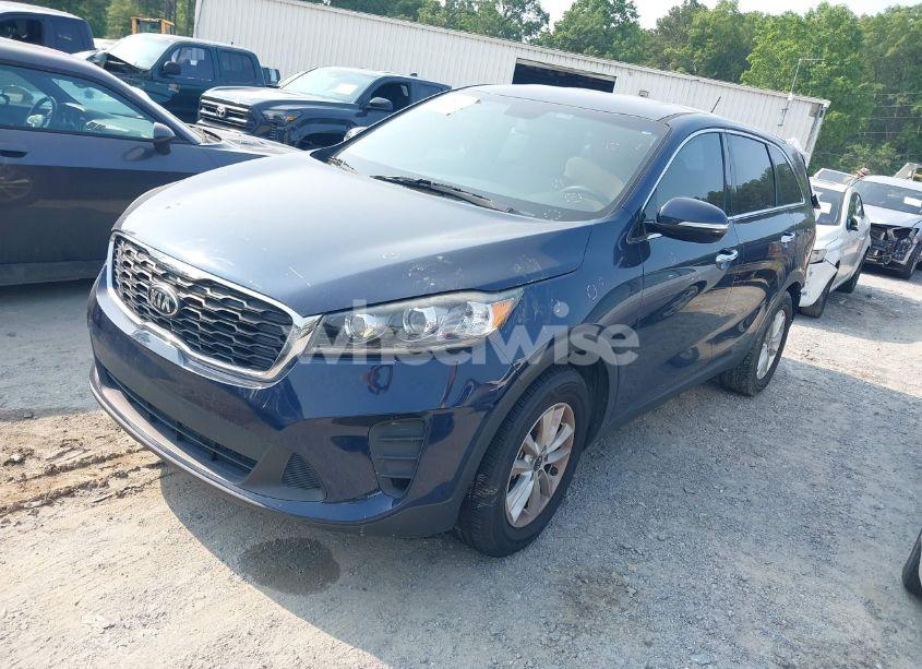 Photo 2 of 2019 Kia Sorento 2.4L LX (VIN 5XYPG4A35KG523120)
